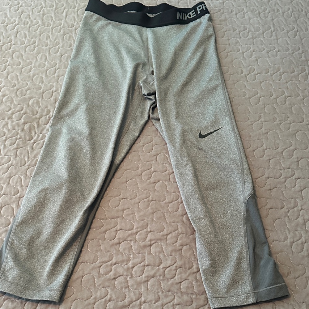 Nike Gray Leggings (capri)